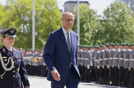 NJEMAČKA DIŽE VOJSKU NA NOGE! Šokantna najava Berlina, čeka se MERCOV HISTORIJSKI POTEZ