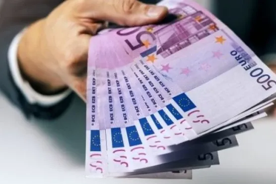 Najbogatiji znak u junu 2025: Očekuje ga brdo para - unapređenje, bonusi i šanse ima da pljušte