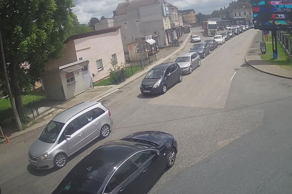 Velike gužve na graničnim prijelazima u BiH: Evo gdje se najduže čeka