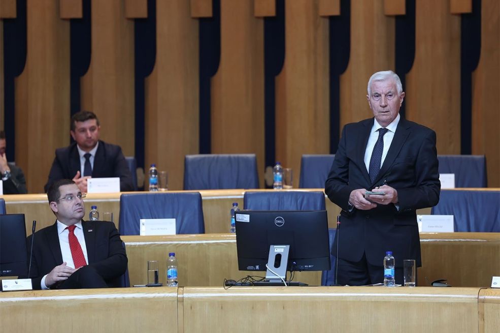 Delegati SNSD neće u salu, sjednica Doma naroda BiH definitivno prekinuta