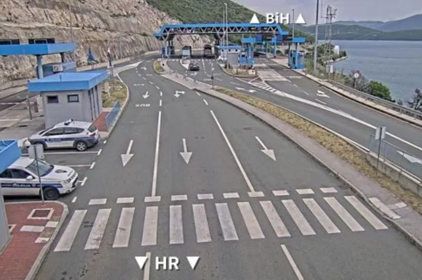 Hrvatski graničari kod državljanina BiH pronašli automatsku pušku i eksploziv