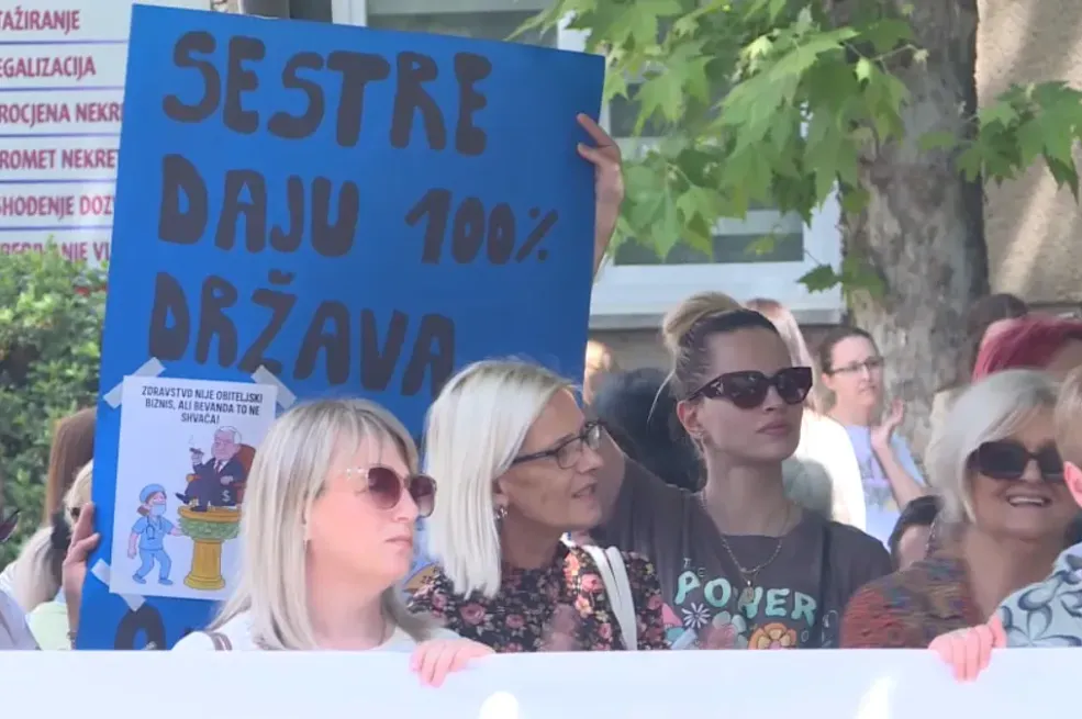 Zdravstveni radnici u HNK ponovo protestuju: Traže veće plate i kraj diskriminacije