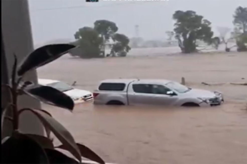 U poplavama u Australiji jedna osoba poginula, tri nestale