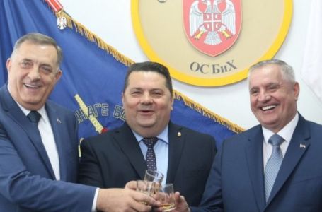 Đavo je odnio šalu, a lov tek počinje: Građanima stiže na naplatu sukob rukovodstva RS-a sa Zapadom