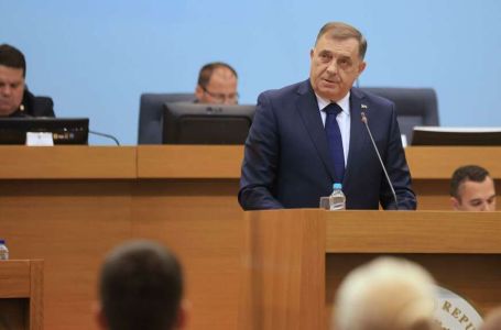 DŽEKPOT ILI EKOLOŠKA KATASTROFA: Dodik "dijeli" minerale ko 50 KM na mitingu, a zauzvrat TRAŽI OVO