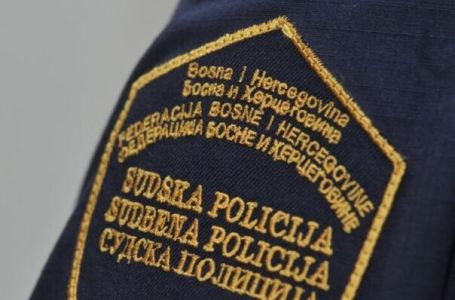 Teško povrijeđen sudski policajac u Živinicama