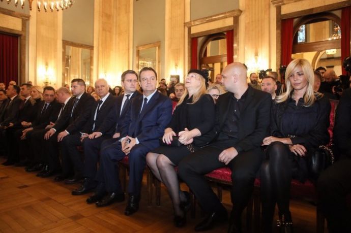 Poniženje za građane: Političari sebi dali povišice dok narod preživljava s 300 KM!