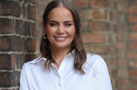 PRVA FOTOGRAFIJA JELENE DOKIĆ NAKON SMRTI OCA! Nasmijana od uha do uha, evo šta je poručila! (FOTO)