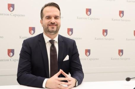 Po naredbi suda: Policija izuzima dokumentaciju iz Ministarstva finansija KS