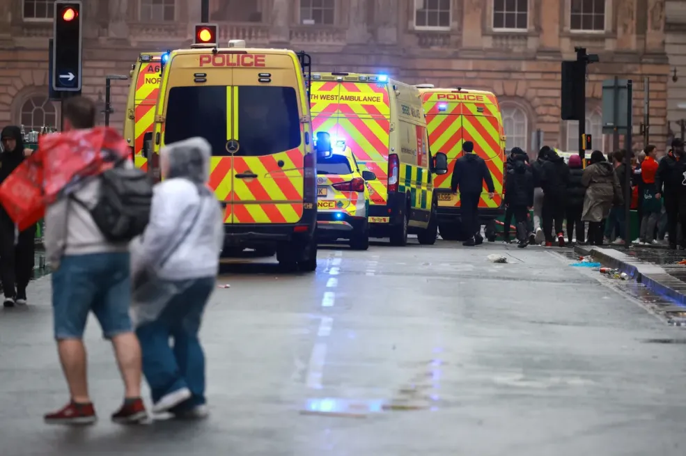 Horor scene iz Liverpoola: Nepoznata osoba autom "kosila" ljude na proslavi (VIDEO)