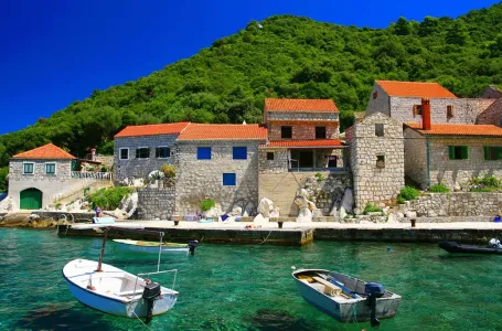 Hrvatski otok na kojem je vrijeme stalo: "Podsjeća na Jugoslaviju 1980-ih"