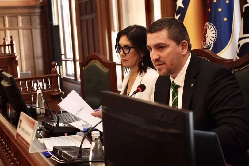 SARAJEVO I DALJE BEZ GRADONAČELNIKA: Tri vijećnika srušila kvorum na konstituirajućoj sjednici