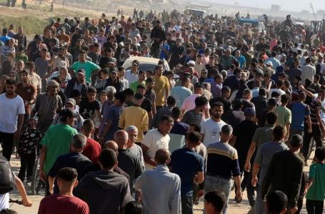 Humanitarna pomoć napokon stigla u Gazu: Hiljade Palestinaca pohrlile po hranu