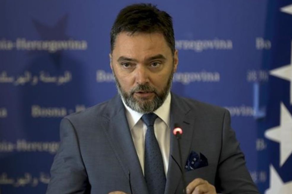 Šta je pozadina blokade: Košarac na štetu FBiH pomaže Srbiji da riješi problem s viškovima mlijeka