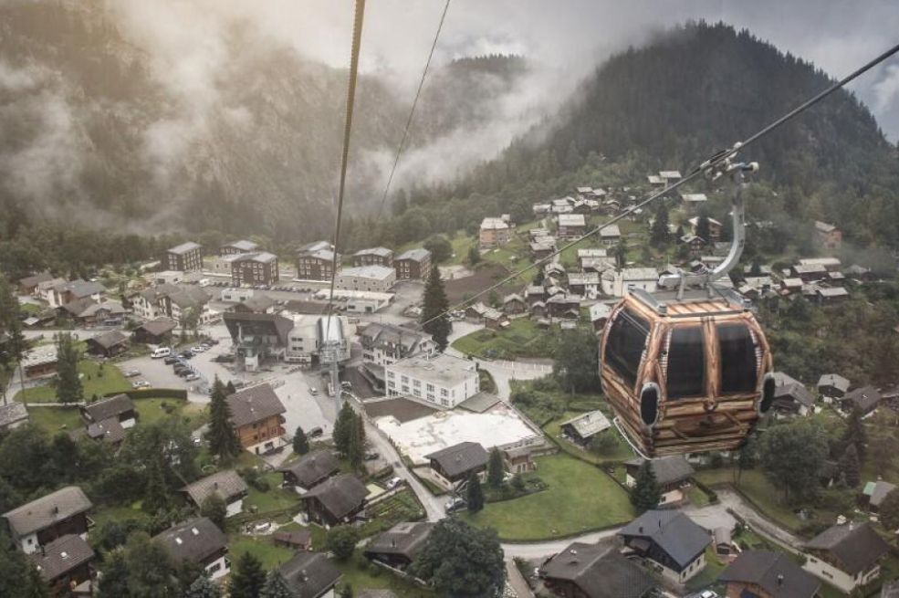 Ovo idilično selo u Švicarskoj od jučer više ne postoji: ‘Dogodilo se nešto nezamislivo‘ (VIDEO)