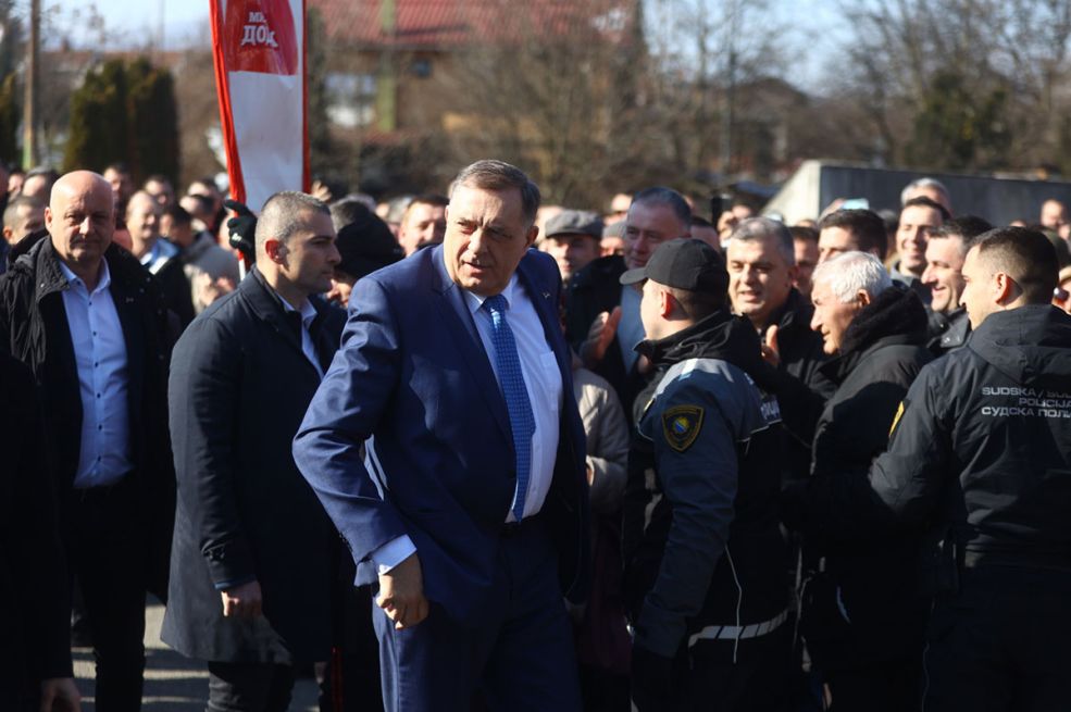 Evo iz koje strane zemlje su specijalci koji čuvaju Dodika