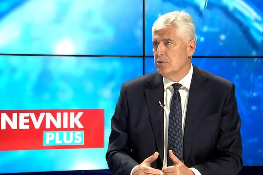 PRIĐI DA TI NEŠTO KAŽEM: Čović na "svojoj televiziji" otkrio šta je rekao Izetbegoviću u Podgorici