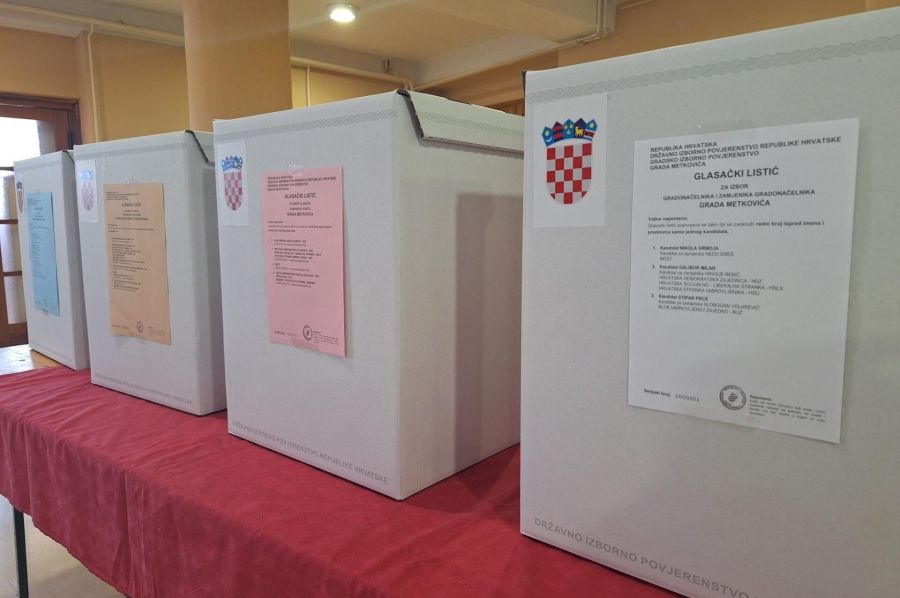 U HRVATSKOJ OTVORENA BIRAČKA MJESTA ZA DRUGI KRUG LOKALNIH IZBORA: U tri najveća grada...