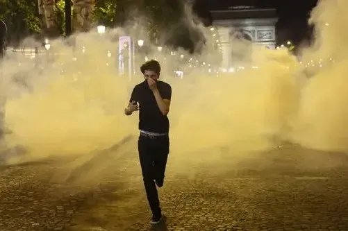 Dvoje mrtvih i više od 500 uhapšenih širom Francuske nakon slavlja navijača PSG-a