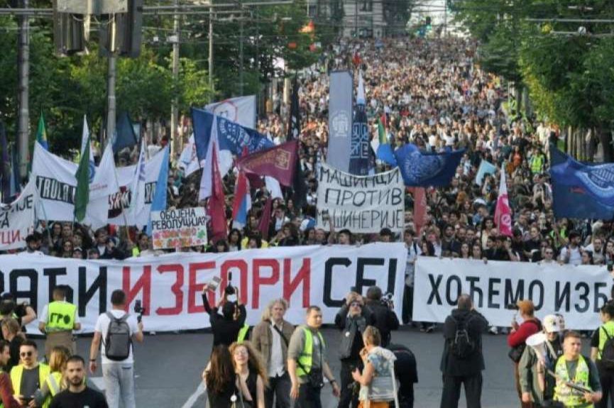 Srbija obilježava sedam mjeseci od tragedije u Novom Sadu: Protesti u 32 grada