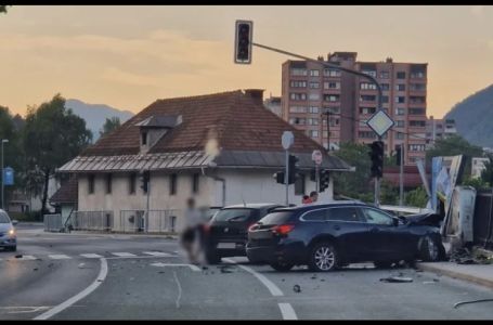 U Sloveniji poginuo državljanin BiH (23), nesreću skrivio pijani vozač: Sedam osoba povrijeđeno