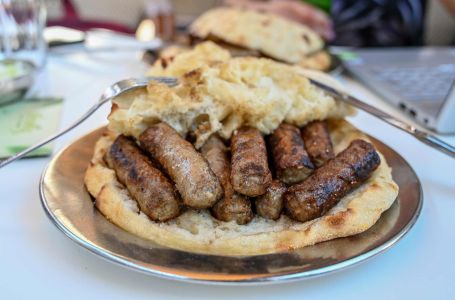 Poskupjeli ćevapi u Sarajevu: Evo koliko sada koštaju