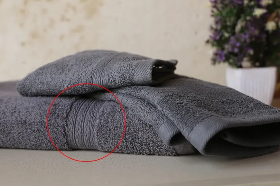 ZNATE LI ČEMU SLUŽI OVA LINIJA NA PEŠKIRIMA? Svi misle da je samo ukras - A NE ZNAJU KOJA JE SVRHA