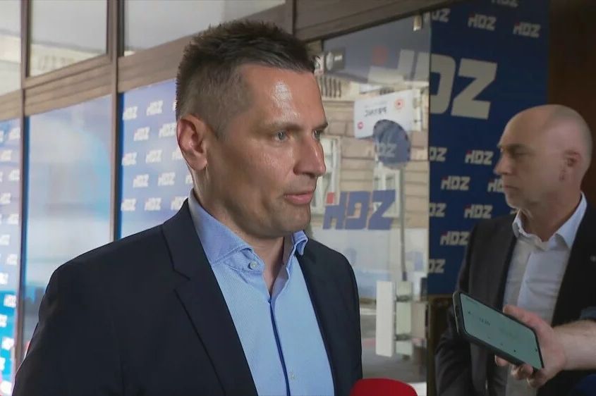 Gradonačelnik Siska (HDZ) na prvoj sjednici si digao plaću za 100 posto