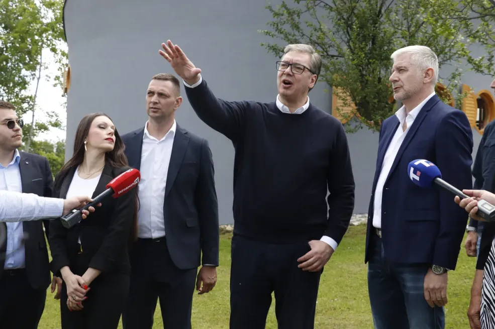 Vučić opet prodaje maglu pred izbore?!-Prvo 2.000 radnih mjesta, sad samo 350