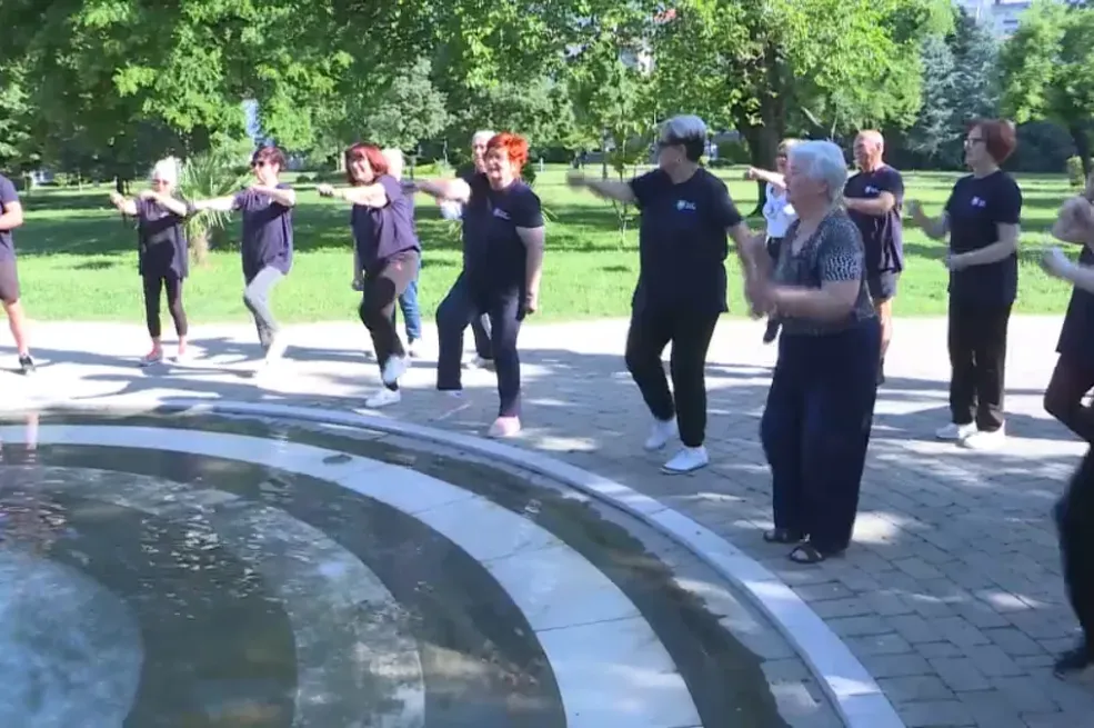 Godine nisu prepreka: Mostarski penzioneri treniraju tri puta sedmično i uživaju u druženju