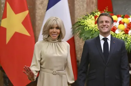 BBC: Emmanuel Macron i supruga će američkom sudu ponuditi 'naučne dokaze' da je Brigitte žena