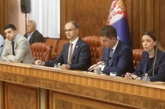 Premijer Macut predvodi sjednicu Savjeta za BDP: Kapitalne investicije idu po planu, rast iznad 3%