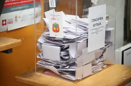 "Nakon izbora – haos: Opozicija negira rezultate, studenti protestuju"