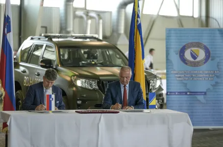 NATO preko Slovenije donirao posebna vozila za vojnu policiju OS BiH