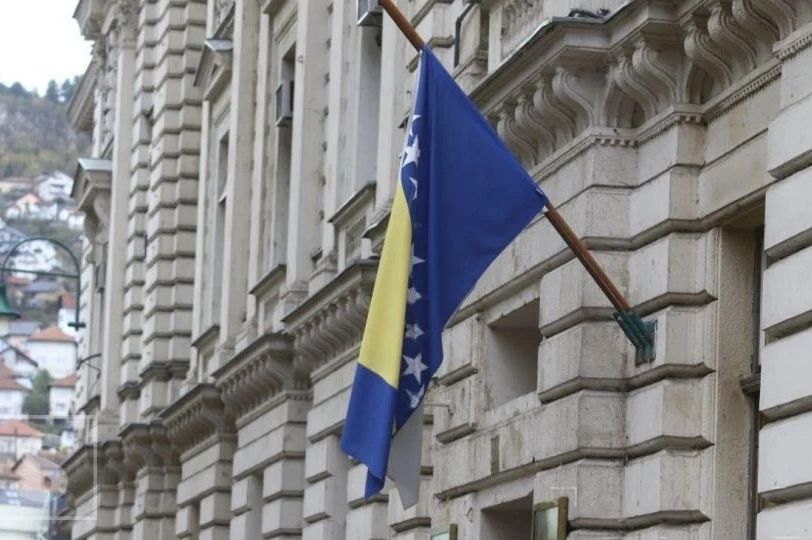 Zastava BiH na pola koplja ispred ambasade u Beču: Dvije osobe porijeklom iz BiH stradale u masakru