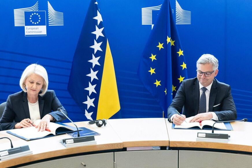 Borjana Krišto u Briselu potpisala sporazum s Frontexom