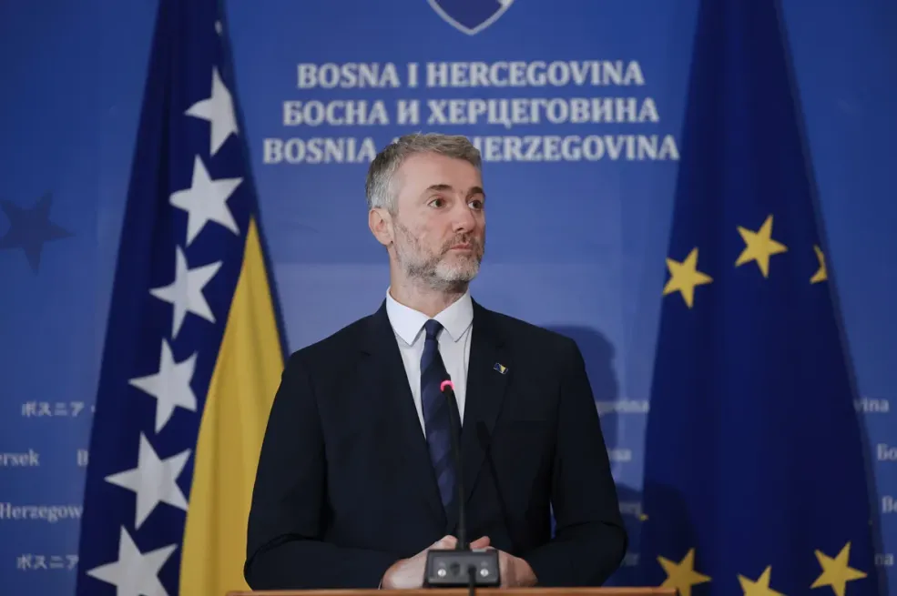 „Vučić tvrdi da BiH sabotira autoput, Forto mu uzvraća žestoko – evo šta se zaista dešava!“