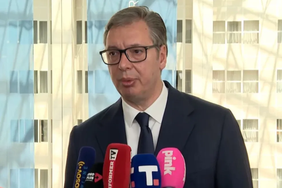 Vučić se oglasio: "NEMOJTE DA BRINETE, ALI VEČERAS U 20:45 OČEKUJEM..."