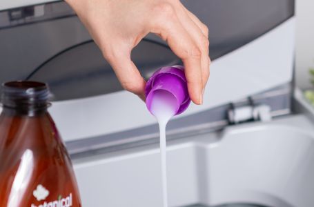 Ovu grešku svi prave: Evo kako treba sipati omekšivač da bi veš divno mirisao sedmicama