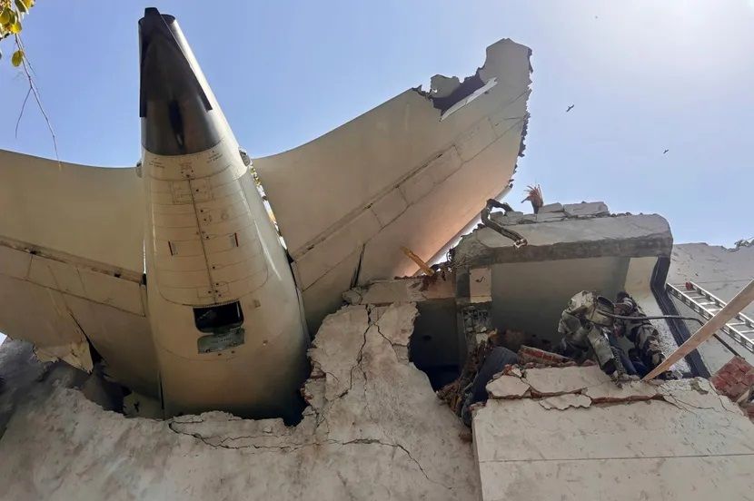 Da li je ova zastrašujuće prosta greška kopilota dovela do katastrofe u kojoj je poginulo 265 ljudi?