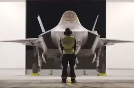 Izraelska vojska saopštila da trenutno napada, Iran tvrdi da obara “neprijateljske letjelice”