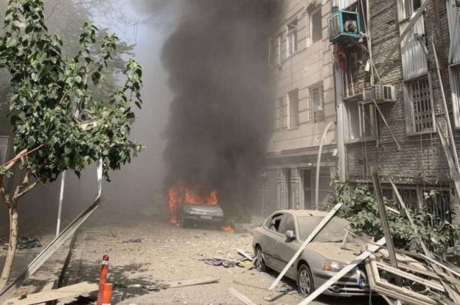 DOSLOVNO GORI! IZRAEL NAPAO I CENTAR TEHERANA: Iran odmah uzvratio udarac (VIDEO)