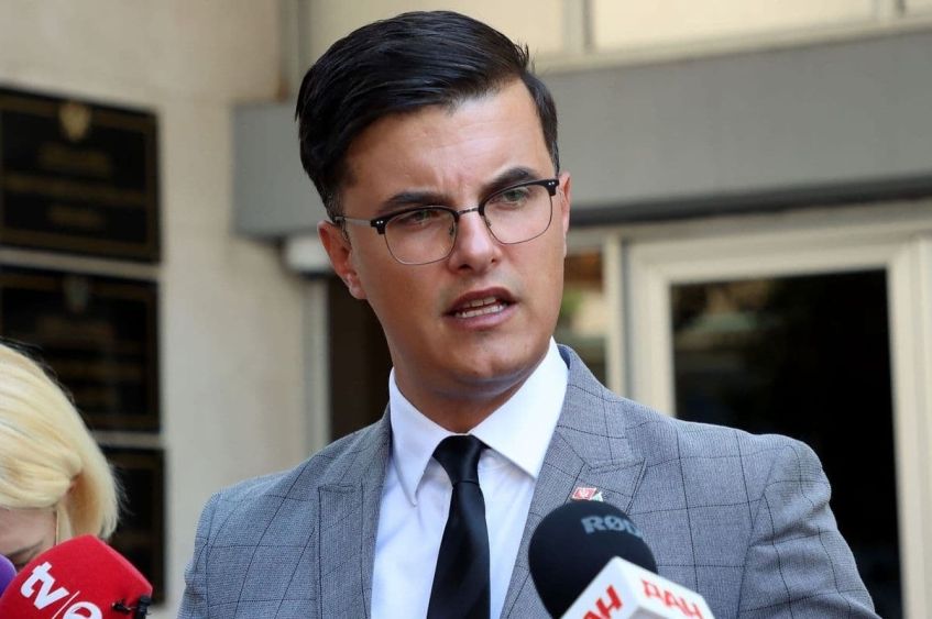 BEZ TEŽIH POSLJEDICA: Vozilo u kojem su bili ministar i njegova trudna supruga učestvovalo u sudaru