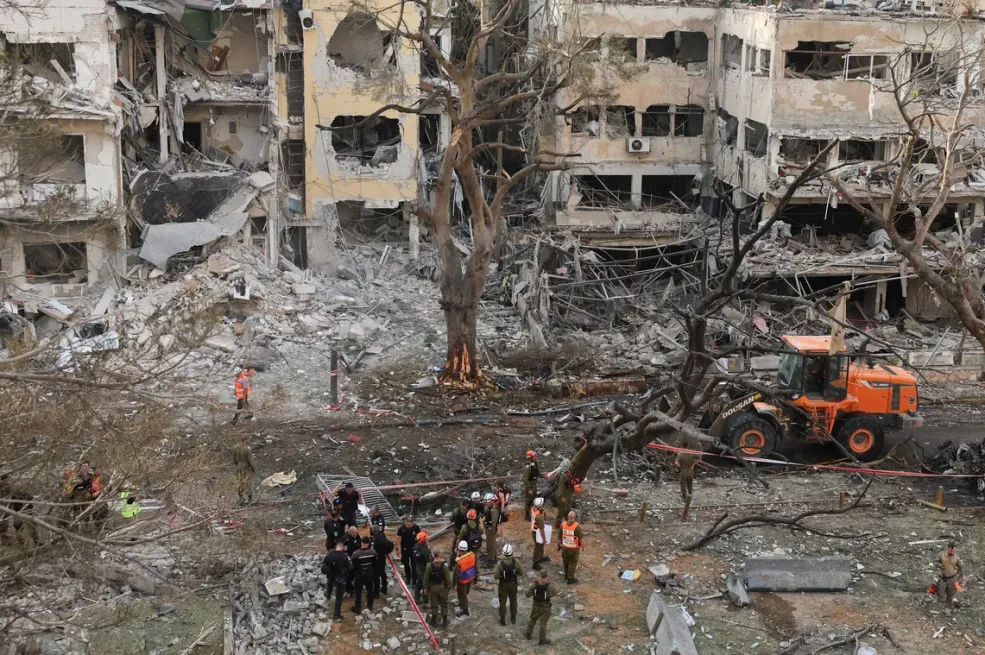 Izrael i Iran četvrti dan u sukobu: Rastu žrtve, svetske sile pozivaju na hitnu deeskalaciju!