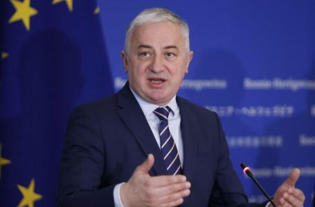 Borenović žestoko Dodiku: Sveli ste RS na jednu petinu!