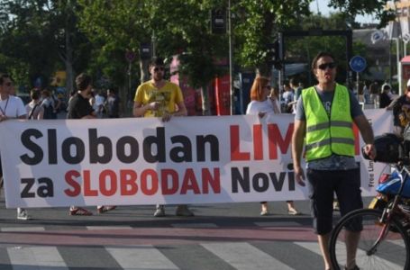 Građani i studenti blokirali zgradu Skupštine u Novom Sadu, policija reagovala