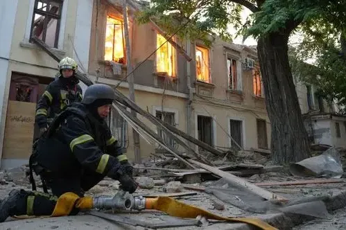 U ruskom napadu na Odesu ranjeno najmanje 13 osoba