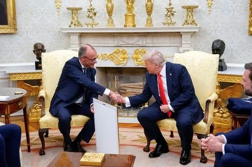 Merz: SAD razmatra ulazak u izraelsku vojnu kampanju protiv Irana