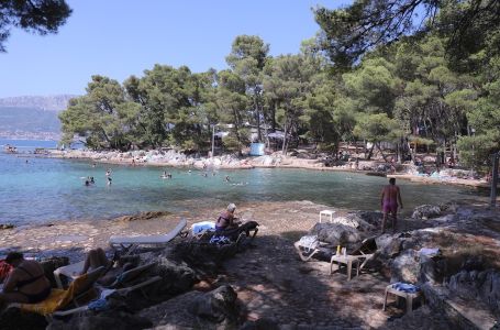 Pojavio se odvratan smrad na hrvatskoj plaži pred vrhunac sezone: EVO O ČEMU SE RADI