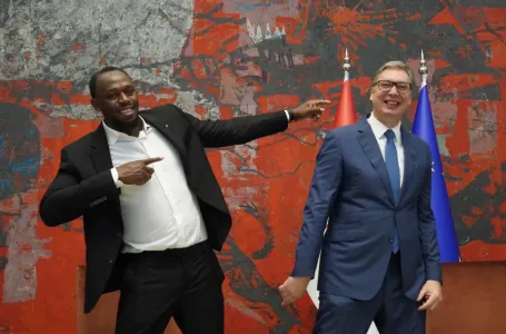 Luksuz i bizarni pokloni: Vučić dobio 142 dara u 2024. – vrijednost 4,4 miliona dinara!